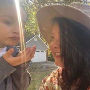 Meet your Posher, Crystal